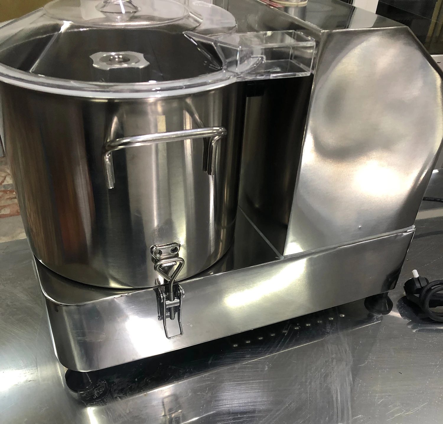 Куттер Eksi HR-9