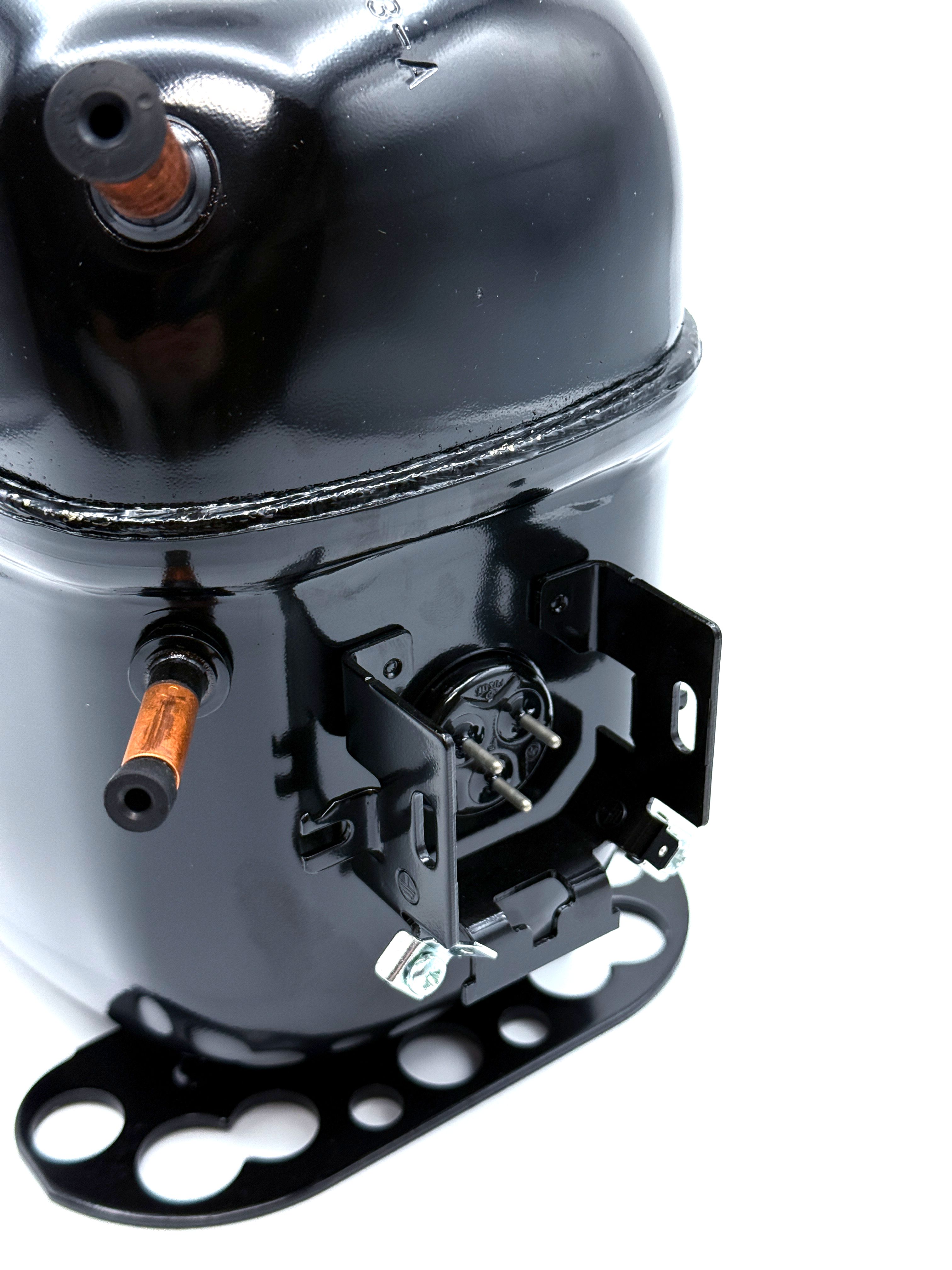 Компрессор SC 15 CL (R404, 698 Вт при -23.3С)